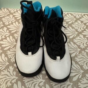 Air Jordan 10.